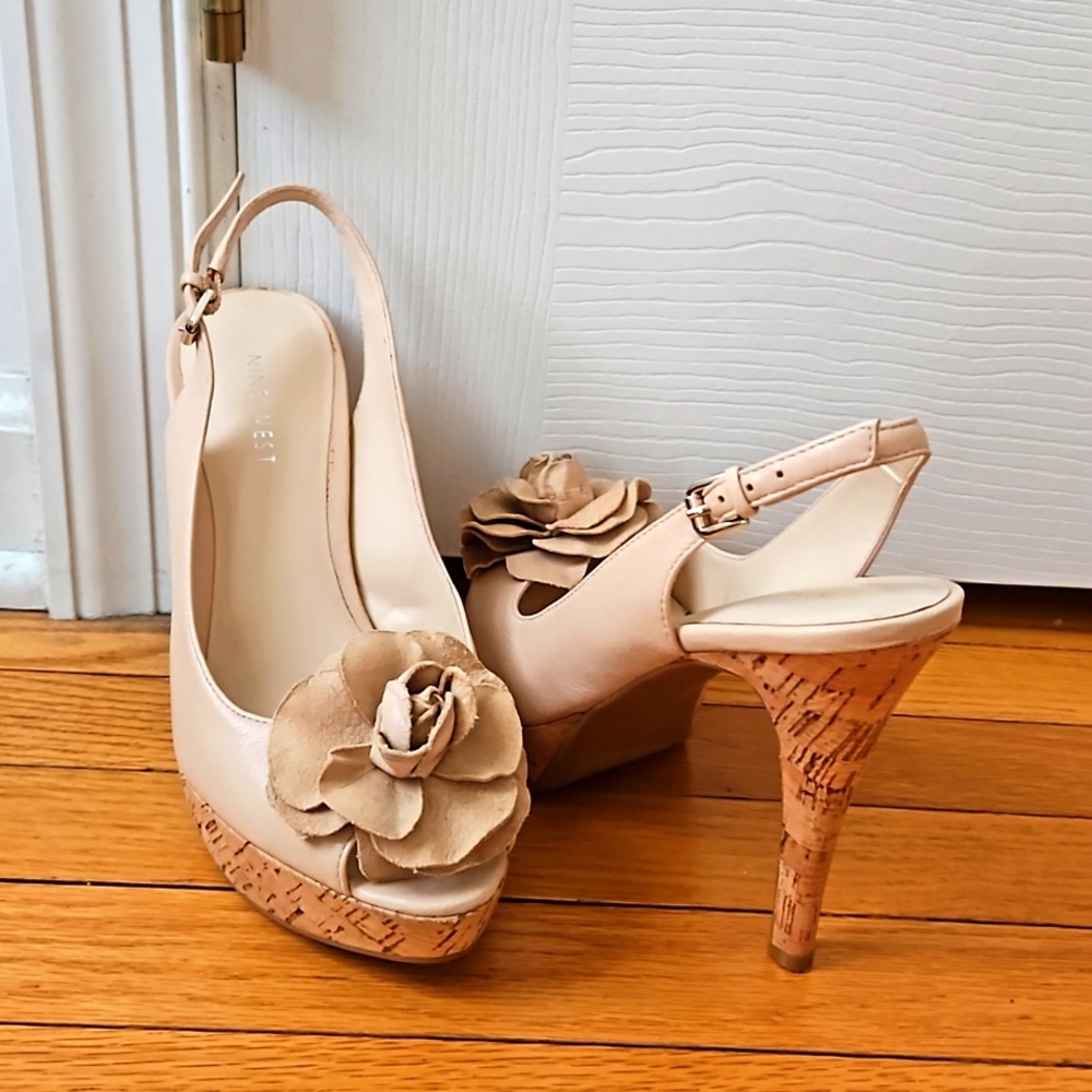 Nine West light nude sandals size 7 M